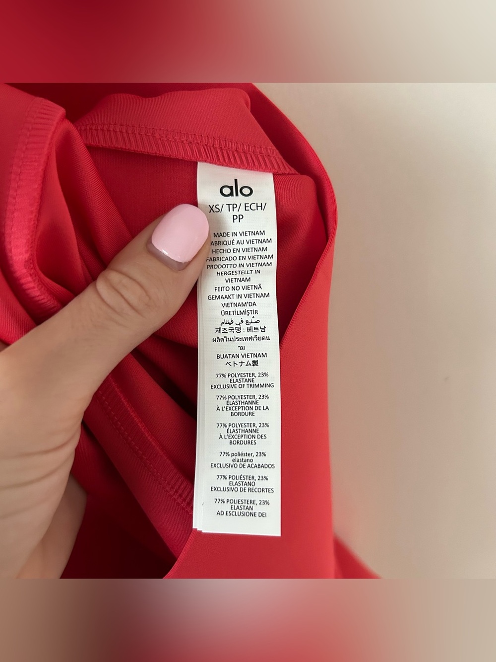 Alo Yoga Airlift High-Waist Super Sleek Contrast Capri Candy Red/White Size XS - Picture 7 of 10